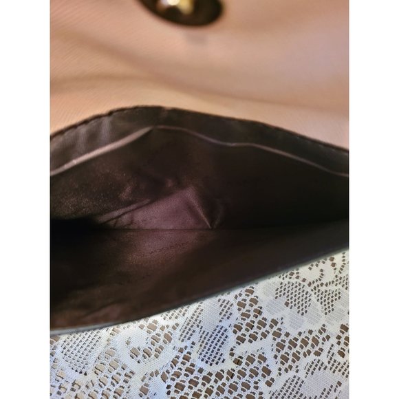 Lovelook Pink Wristlet - Picture 3 of 6